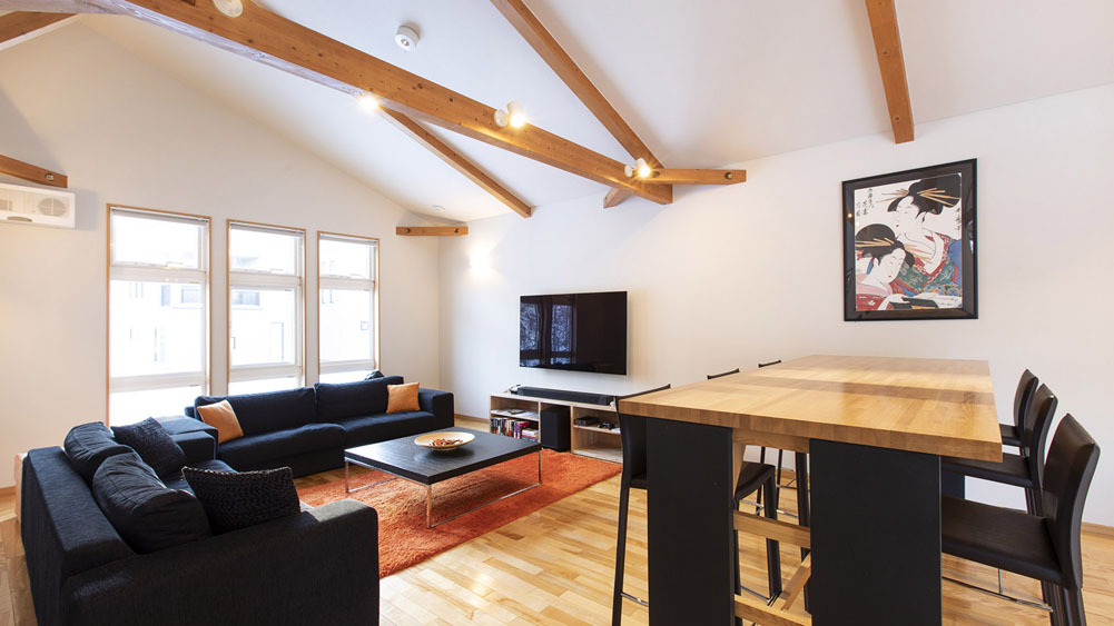 Casi67 West - Lounge and dining area preview